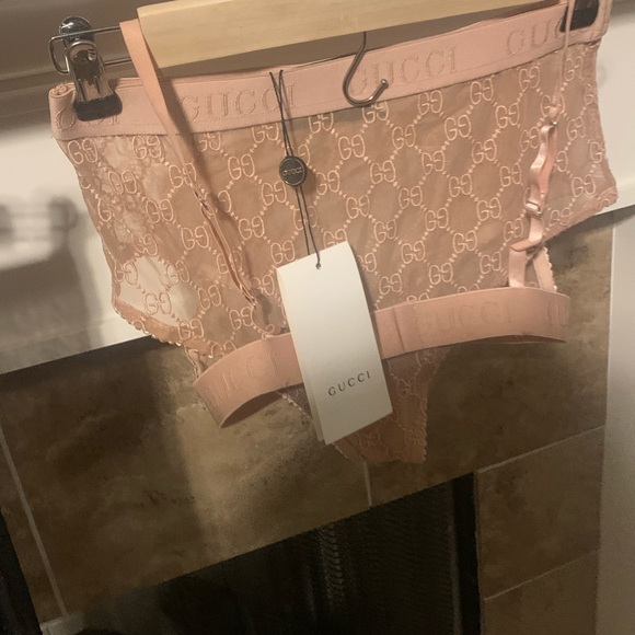 Gucci embroidered lingerie - Picture 2 of 8